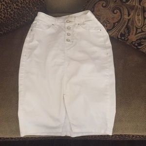 Guess Luzy Button-Front Ever White Denim Skirt